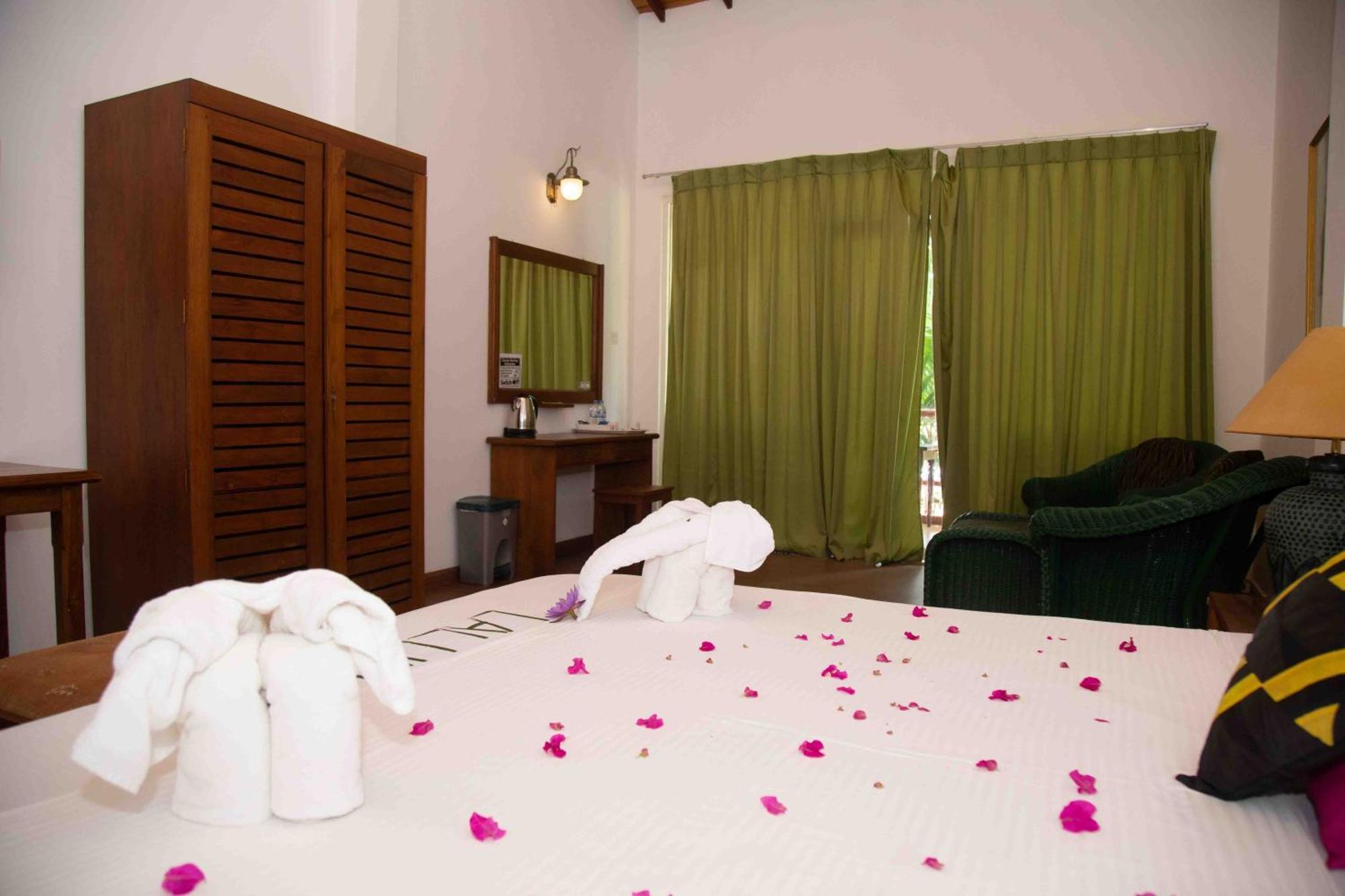 Laluna Ayurveda Resort เบนโตตา ภายนอก รูปภาพ